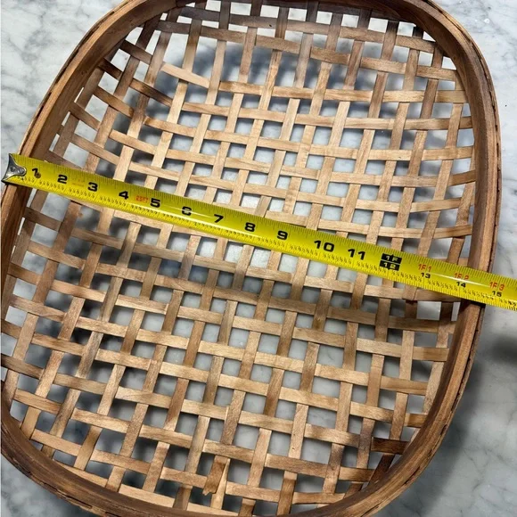 2 wooden woven tobacco baskets. 18in x 15in - Picture 5 of 6